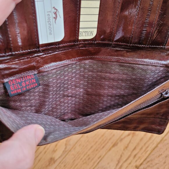 Eel Skin Elegance Reddish Brown Eel Skin Bi Fold Wallet Soft & Functional - Picture 5 of 12